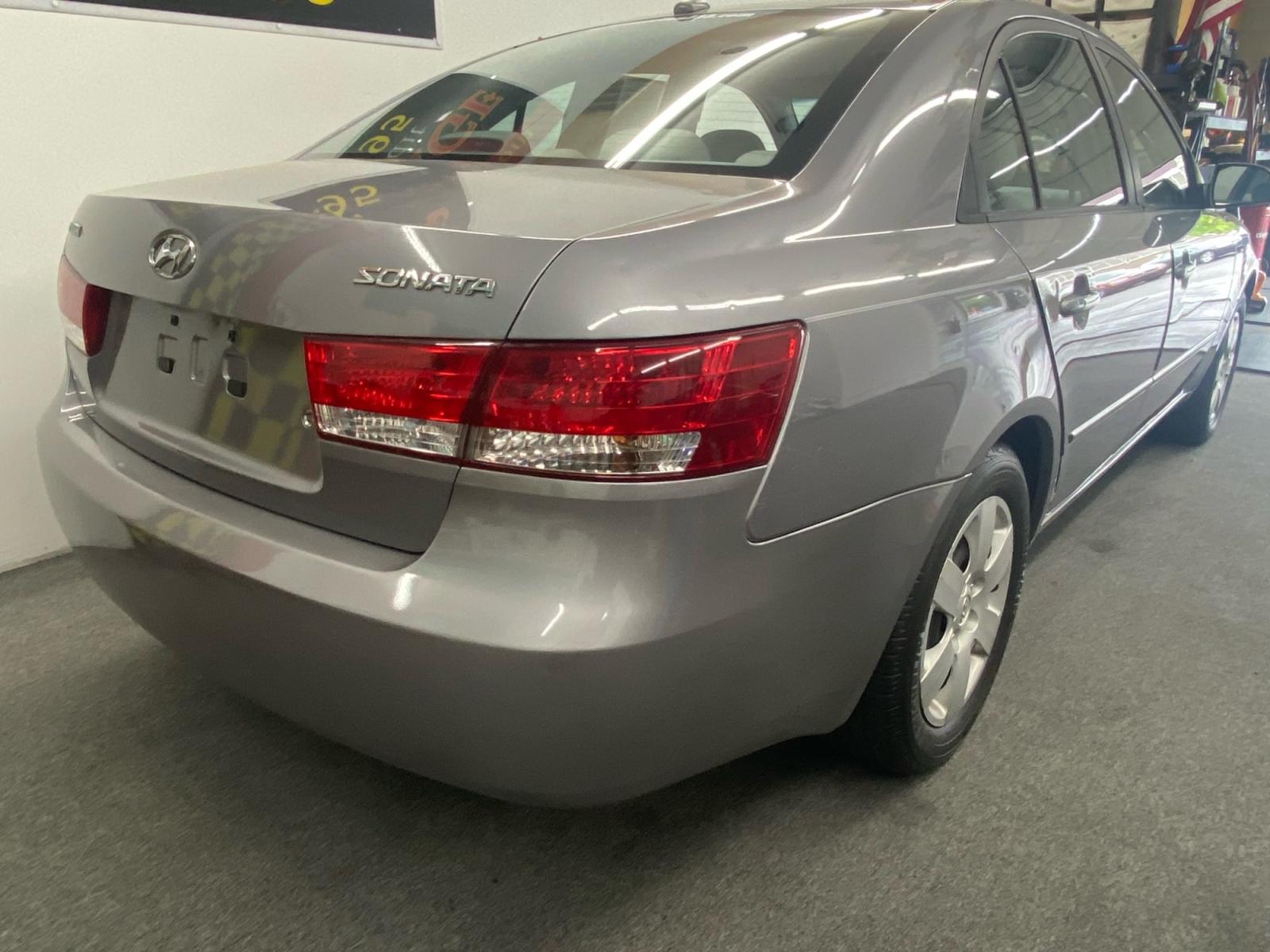2008 SILVER /Tan Hyundai Sonata (5NPET46C68H) , located at 533 S West End Blvd., Quakertown, PA, 18951, (877) 257-4995, 40.343994, -75.303604 - INCLUDED IN THE SALE PRICE OF EVERY VEHICLE: 48 Hour Money Back Guarantee 6 Month - 6,000 Mile Warranty Brand New PA State Inspection & Emission $10 Oil Changes for the Life of the Loan Complete CARFAX - Photo #3
